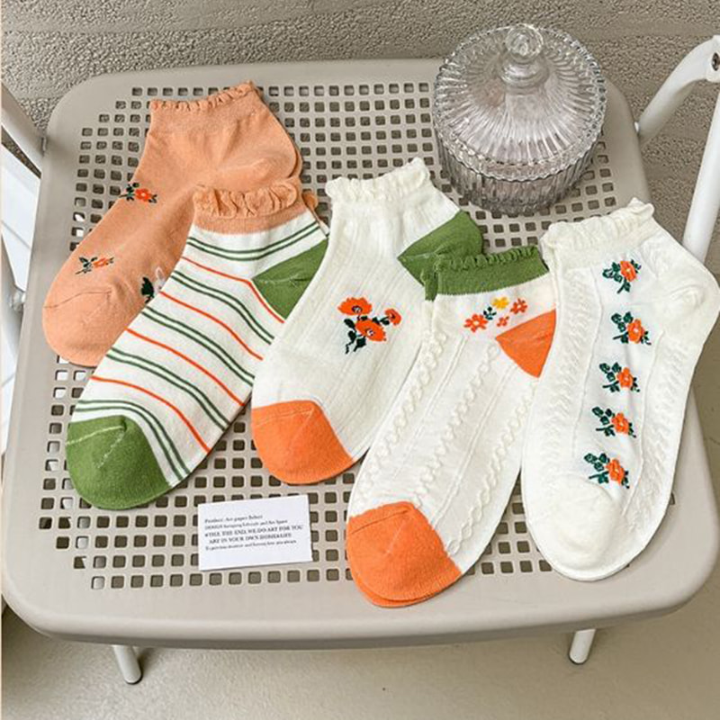 Jacquard hvit mørk mønstret ren bomulls korte sokker for jenter Jacquard hvit mørk mønstret ren bomulls korte sokker for jenter